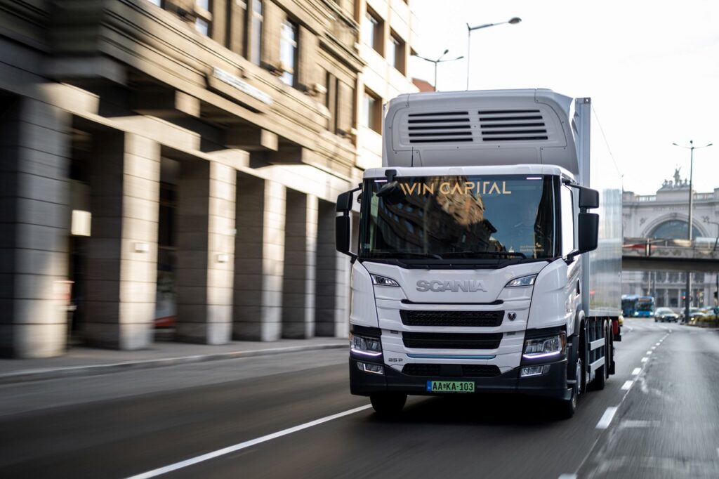 Prva elektricka Scania v Madarsku