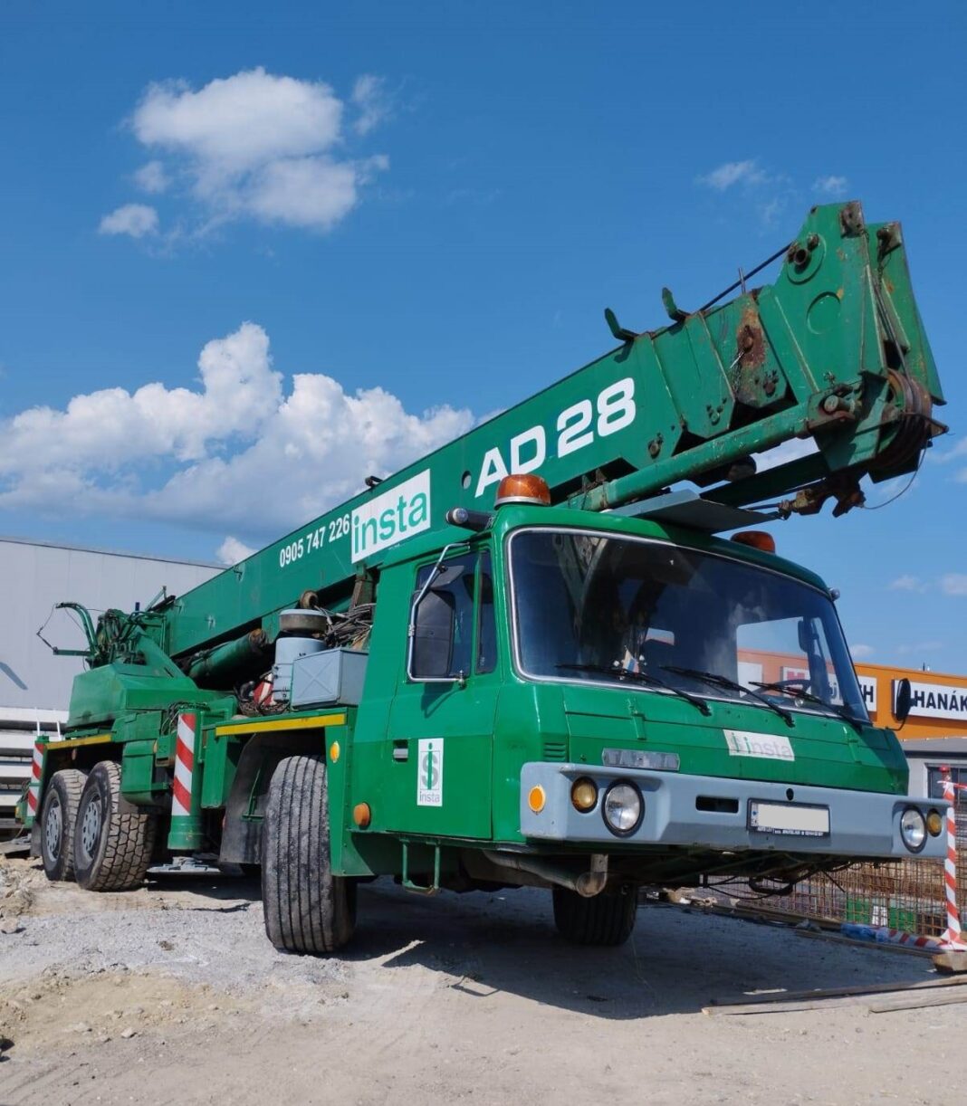 Žeriav AD 28 v Bratislave