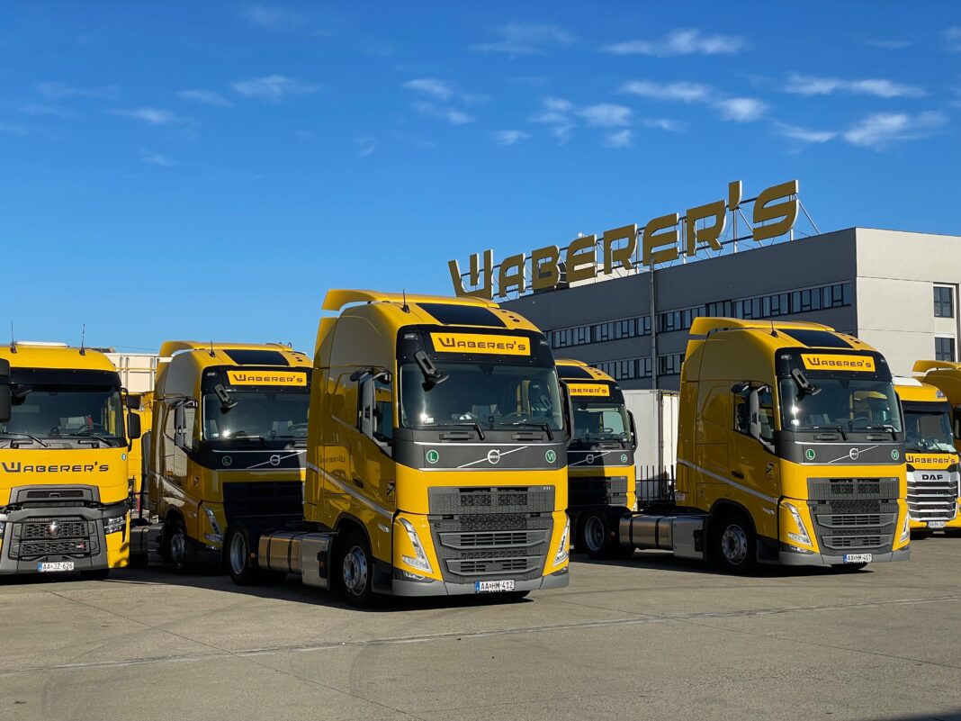Waberer's Group vydala tlačovú správu v ktorej píše, že dosiahla svoj strategický cieľ znížiť priemerný vek svojho vozového parku diaľkovej medzinárodnej dopravy, sídliaceho v Maďarsku.