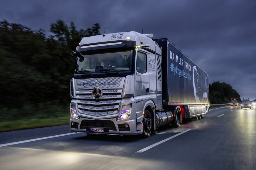 Daimler Truck s rekordom v dojazde na vodík