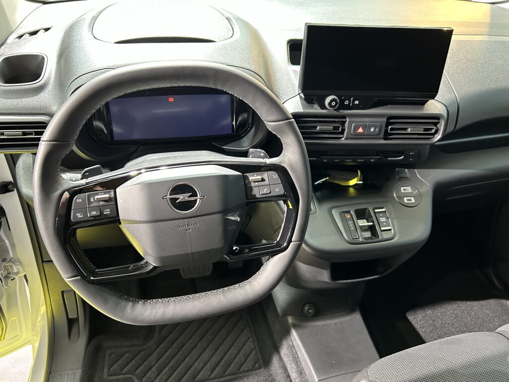 Opel Combo s novým volantom