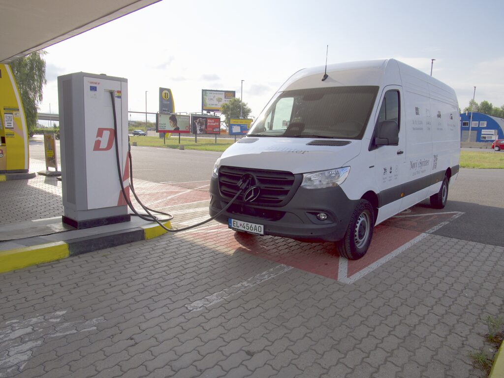 Na rýchlonabíačke je max. výkon nabíjania 115 kWh