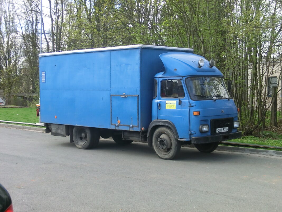 Skriňová Avia A31