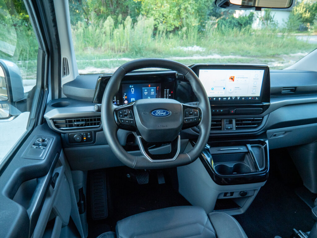 Ford Tourneo Custom interiér