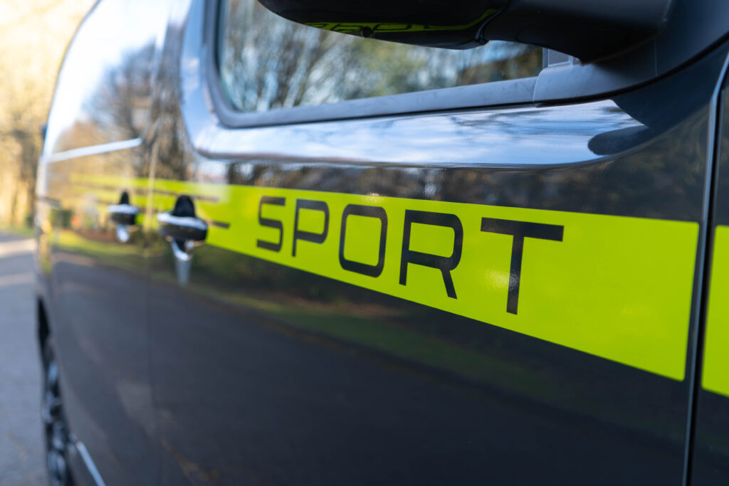 PEUGEOT EXPERT pre ľudí s pretekárskym duchom