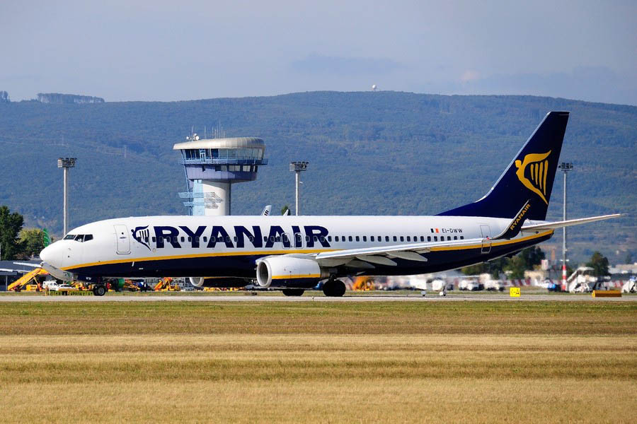 Lietadlo Ryanair na letisku v Bratislave
