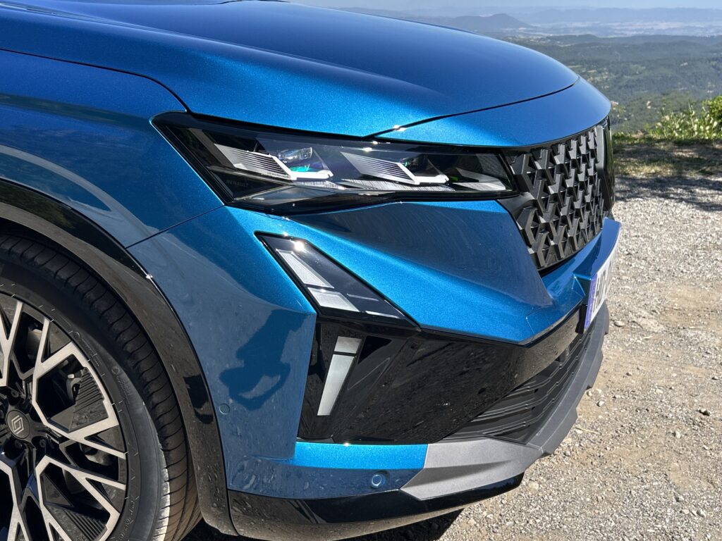 Predná maska novej generácie Renaultu Austral