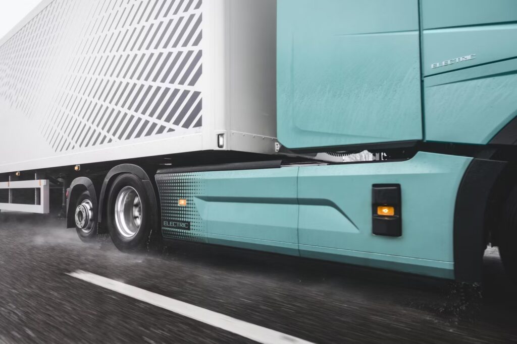 Dvojnáprava na ťahači Volvo FH Aero Electric