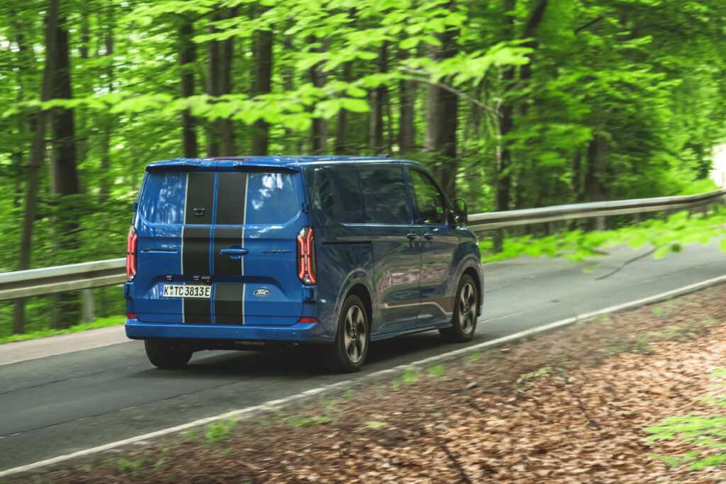 Dodávka Ford E-Transit Custom patrí k najpredávanejším v Európe