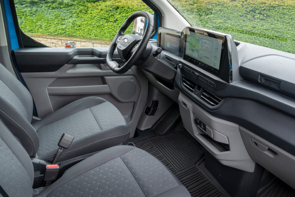 Interiér elekktrickej novinky Ford E-Transit Custom