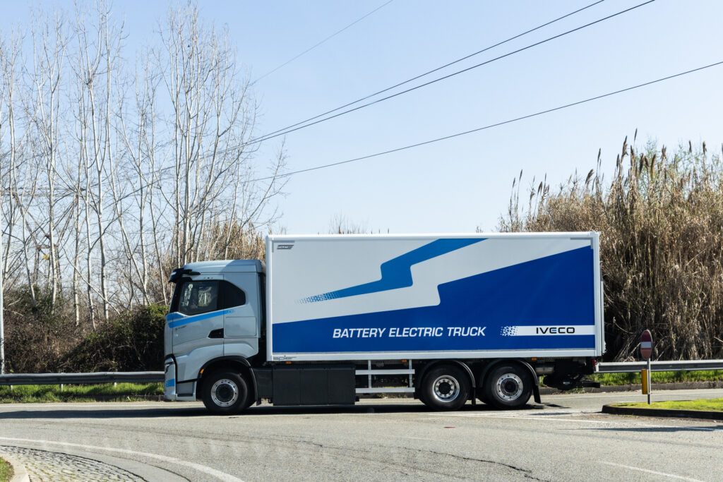 IVECO S-eWay Rigid v konfigurácii 6x2