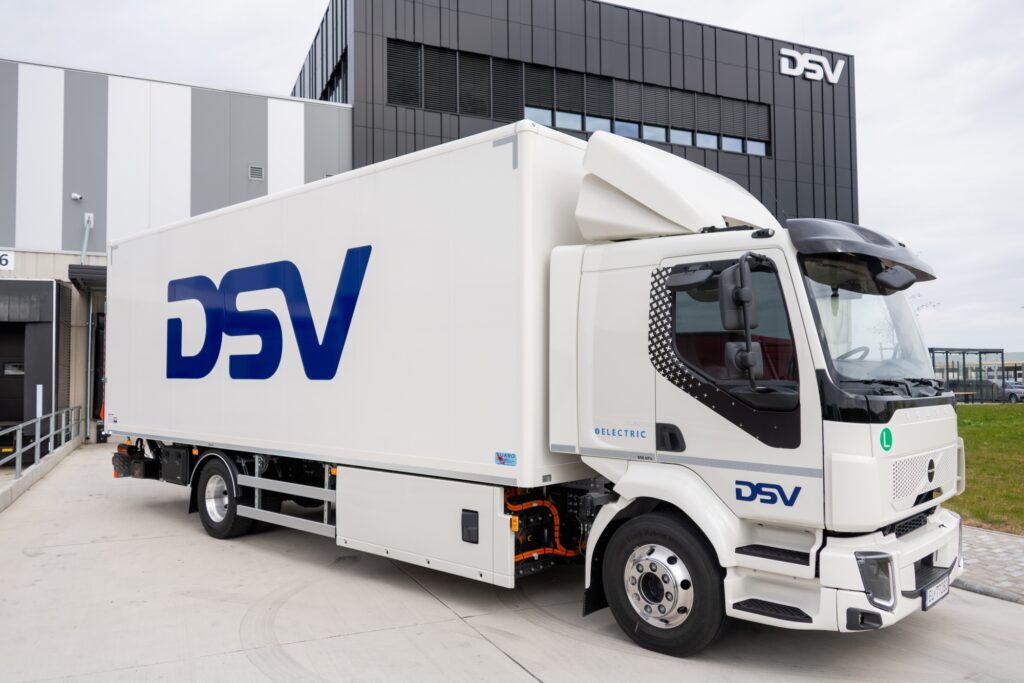 DSV bude mať vo flotile šesť elektrických kamiónov, posledným je Volvo FE Electric