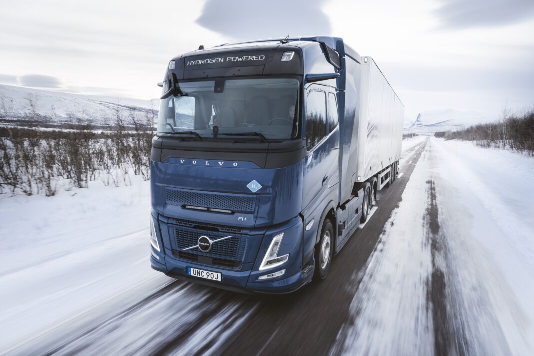 Volvo Trucks testuje spaľovací motor na vodík