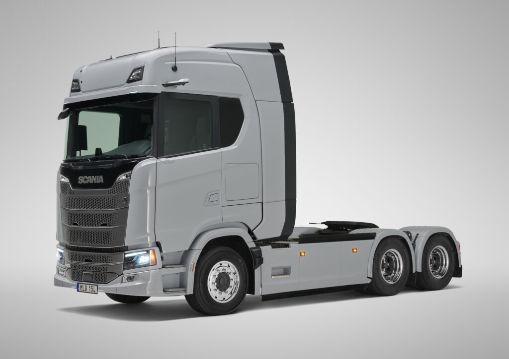 Nová Scania vo verzii ťahač 560 S 6x4