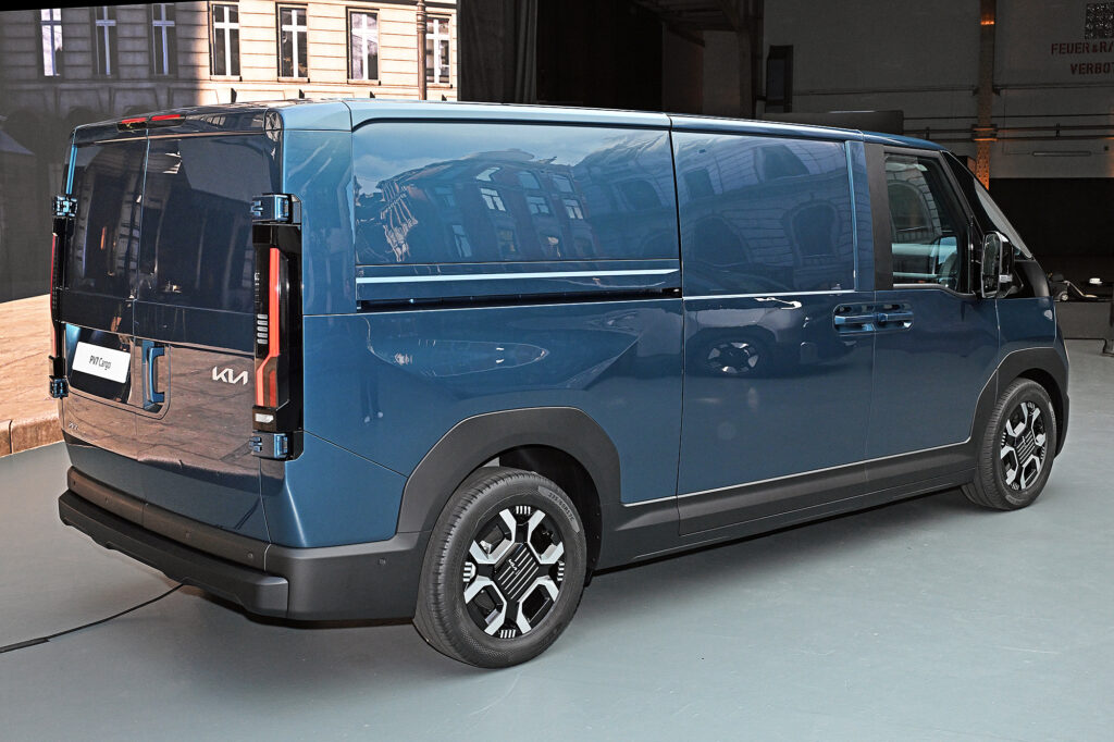 Kia PV7 vo verzii Cargo