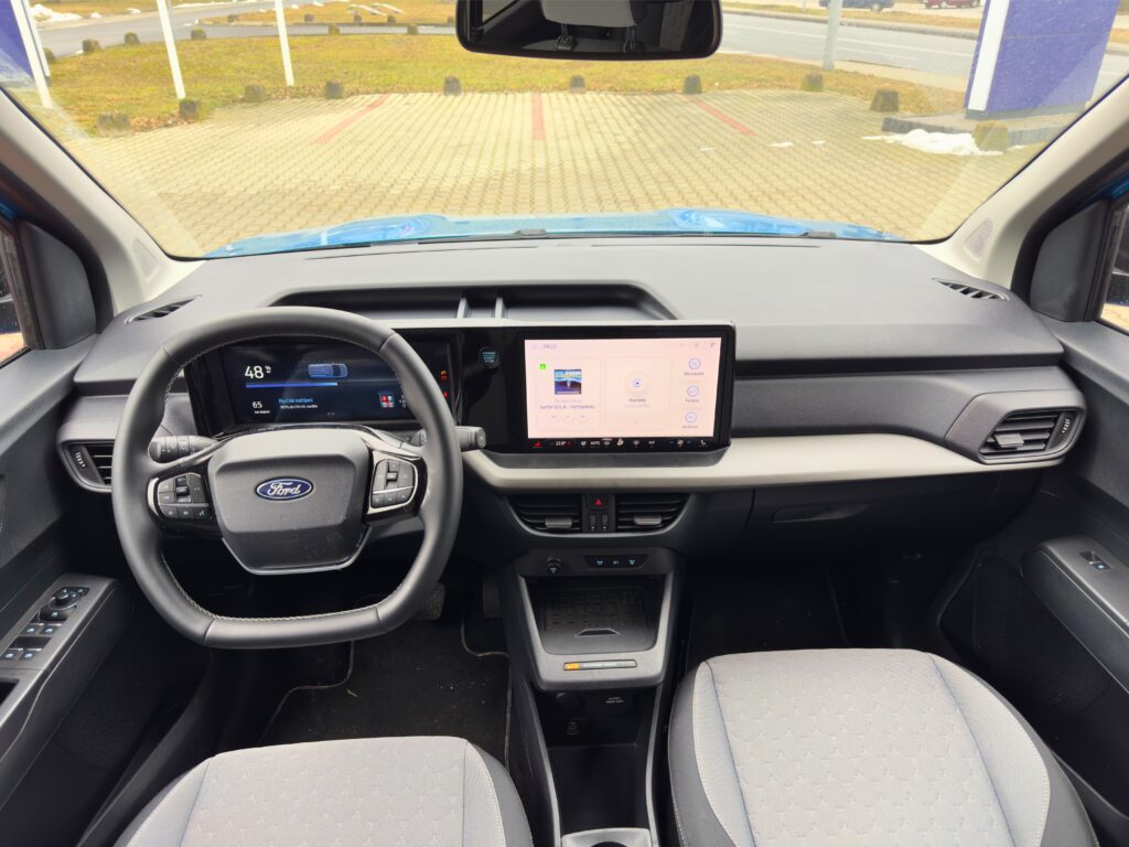 Interiér vo Ford E-Transit Courier